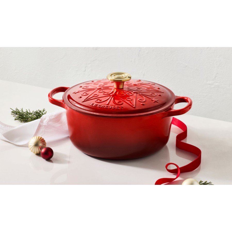 additioanl image for  Le Creuset Xmas Rd Casserole Cerise 24 c 